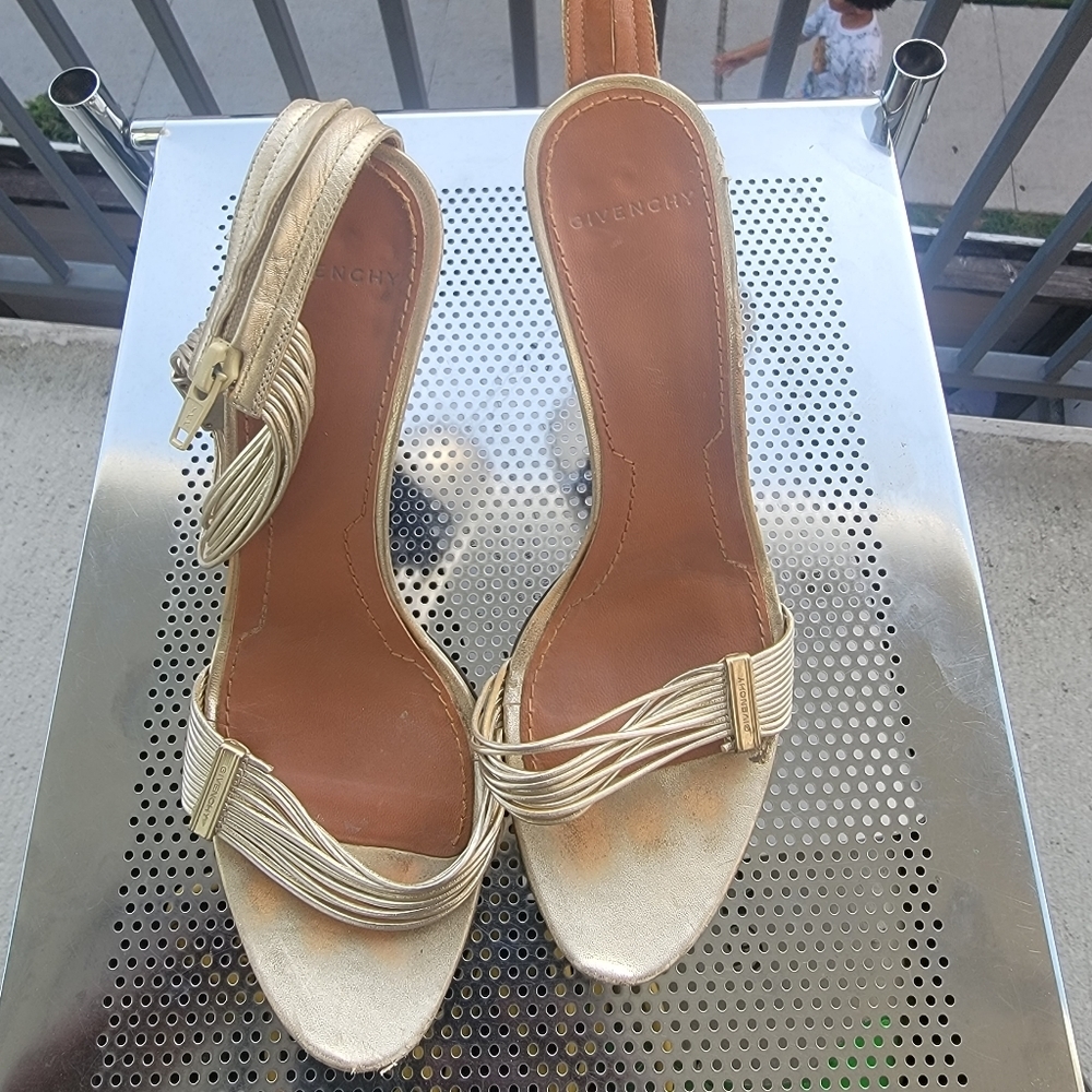 Givency gold women sandals size 38.5 - Picture 3 of 16